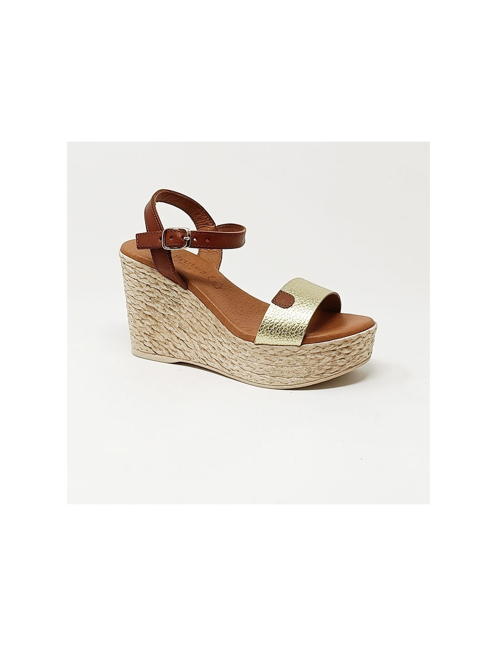 EVA FRUTOS SANDALE CUERO GRABADO ORO